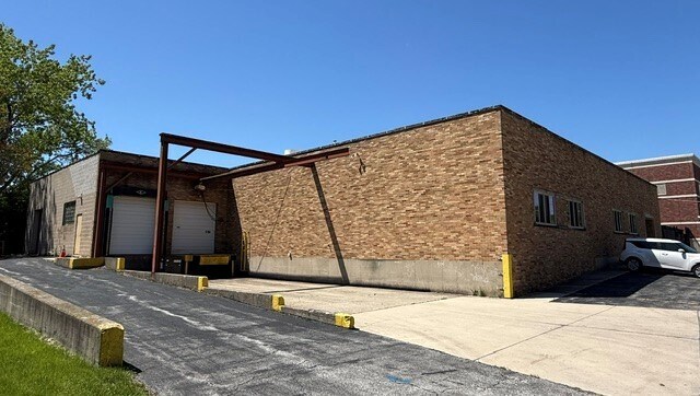 205 E Burlington Ave, Westmont, IL à vendre - Photo de l’immeuble – Image 3 sur 19