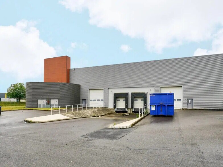 Industriel/Logistique dans Lieusaint à louer - Photo de l’immeuble – Image 2 sur 6
