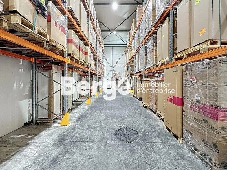 Industriel/Logistique dans Fréjus à louer - Photo de l’immeuble – Image 3 sur 17