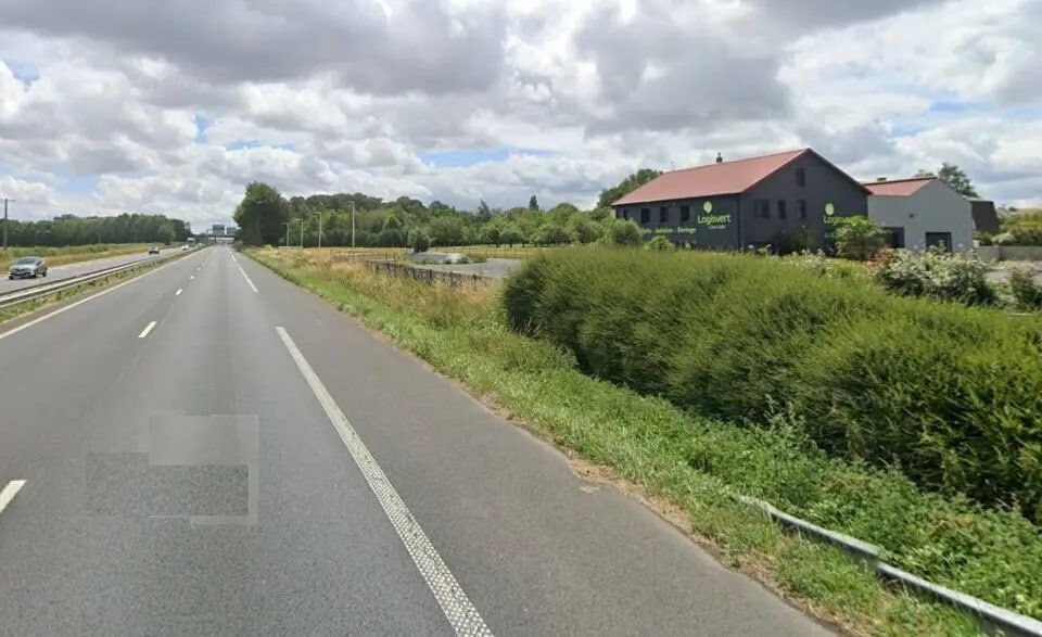 Local d’activités dans Cauvicourt à louer - Photo de l’immeuble – Image 1 sur 7