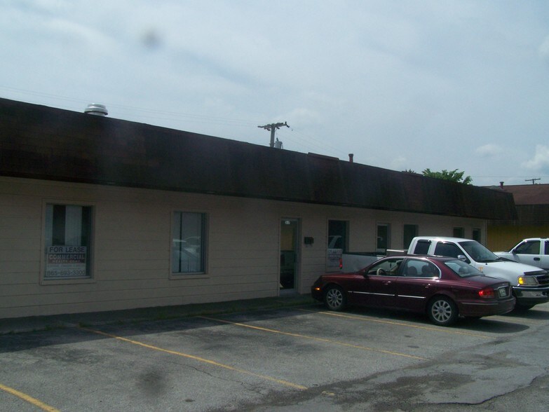 301-309 Oak Ridge Tpke, Oak Ridge, TN à louer - Photo de l’immeuble – Image 2 sur 6
