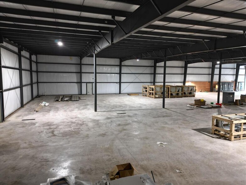 420 Industrial Park Rd, Bangor, MI à vendre - Photo intérieure – Image 2 sur 6