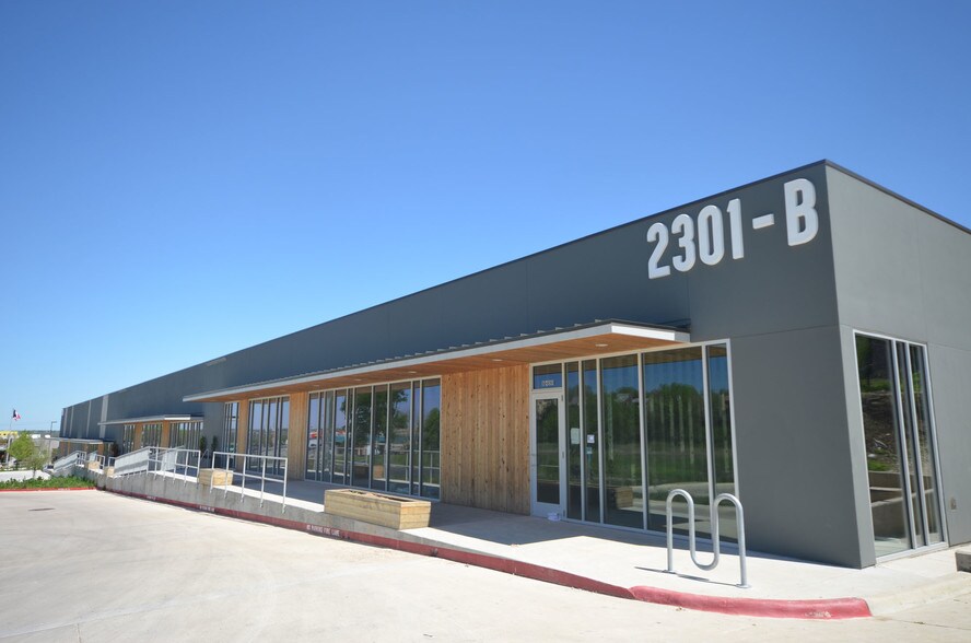 2301 E Riverside Dr, Austin, TX à louer - Photo de l’immeuble – Image 2 sur 37