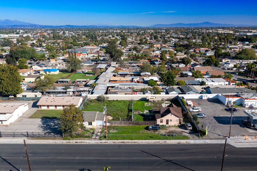 1230 S Wilmington Ave, Compton, CA à vendre - Photo de l’immeuble – Image 3 sur 55