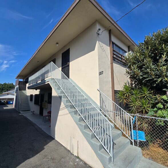 1207 S Kingsley Dr, Los Angeles, CA à vendre - Photo principale – Image 1 sur 1