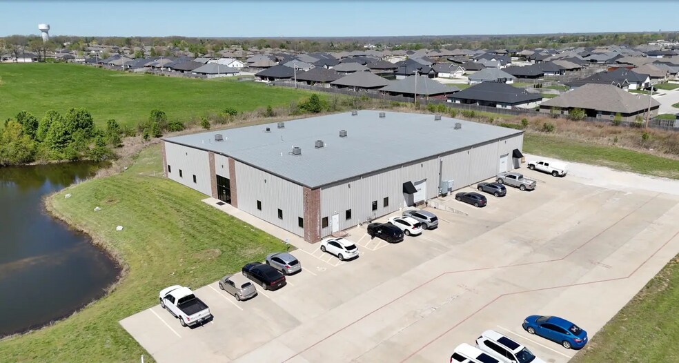 2171 Industrial Ct, Ozark, MO à louer - Photo de l’immeuble – Image 1 sur 6