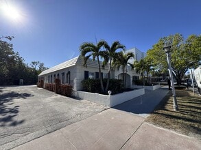 544 John Ringling Blvd, Sarasota, FL à louer Photo de l’immeuble– Image 2 sur 10