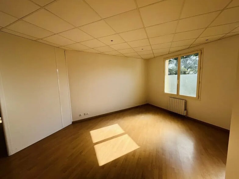 Bureau dans Maisons-Laffitte à louer - Photo de l’immeuble – Image 3 sur 3