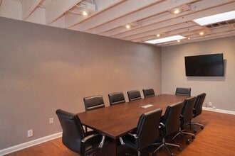 321-325 S Robertson Blvd, Beverly Hills, CA à louer Photo intérieure– Image 2 sur 2