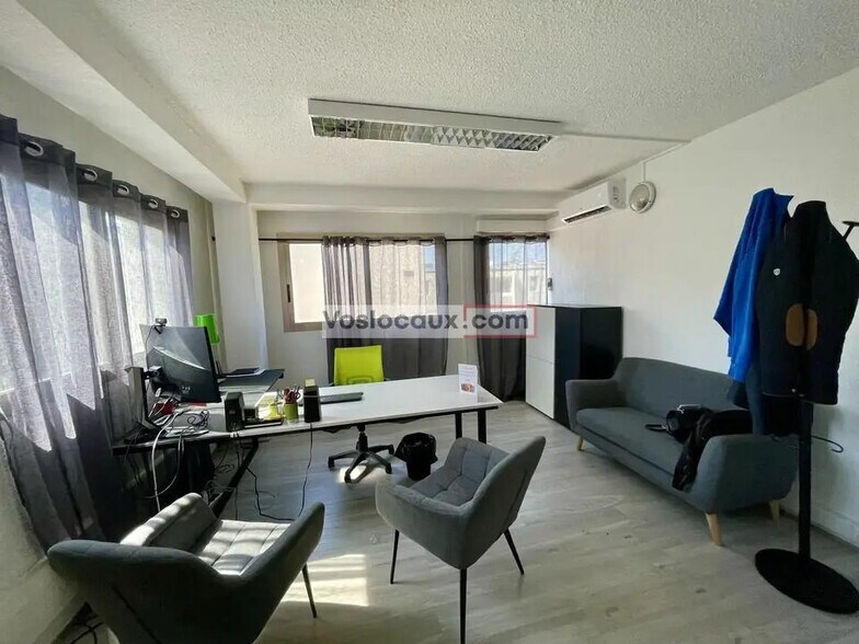 Bureau dans Saint-Laurent-du-Var à louer - Photo de l’immeuble – Image 3 sur 5