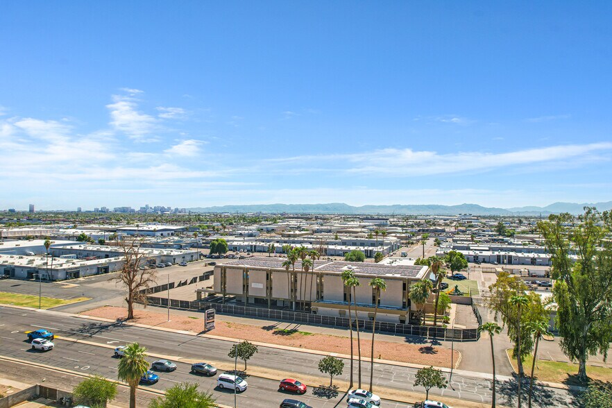 3001 W Indian School Rd, Phoenix, AZ à vendre - Photo de l’immeuble – Image 2 sur 56