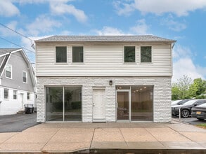 31 Myrtle St, Manhasset, NY à louer Photo intérieure– Image 1 sur 8