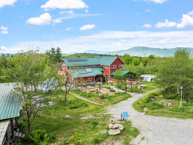 218 Streeter Woods Rd, Dorchester, NH à vendre - Photo principale – Image 1 sur 45