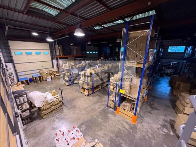 Industriel/Logistique dans Charny à vendre - Photo de l’immeuble – Image 2 sur 8
