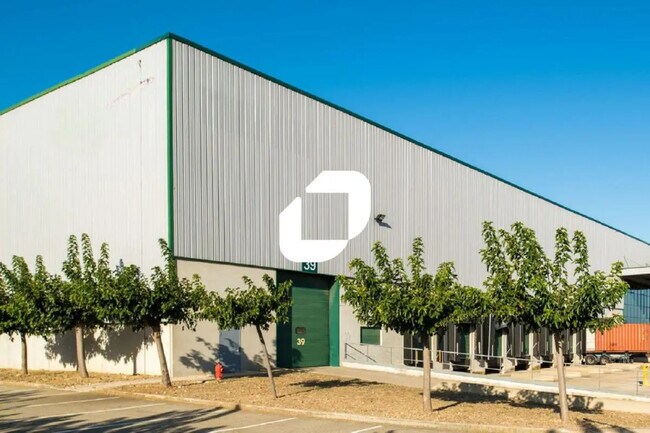 Plus de détails pour Bureau, Local d'activités à louer