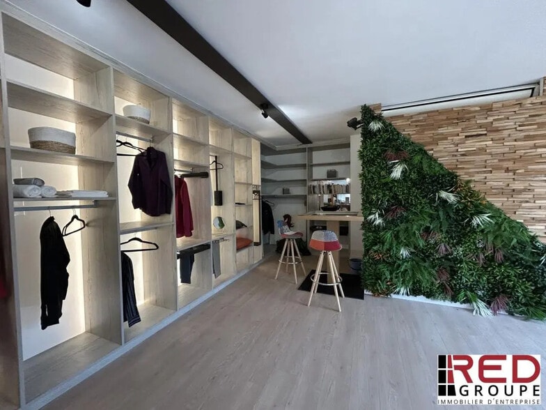 Local commercial dans Éguilles à louer - Photo intérieure – Image 3 sur 6