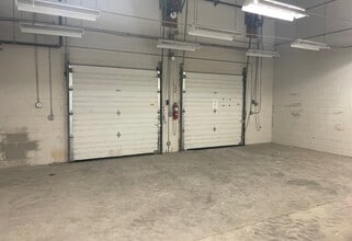 100 Hollister Rd, Teterboro, NJ à louer Photo intérieure– Image 2 sur 4