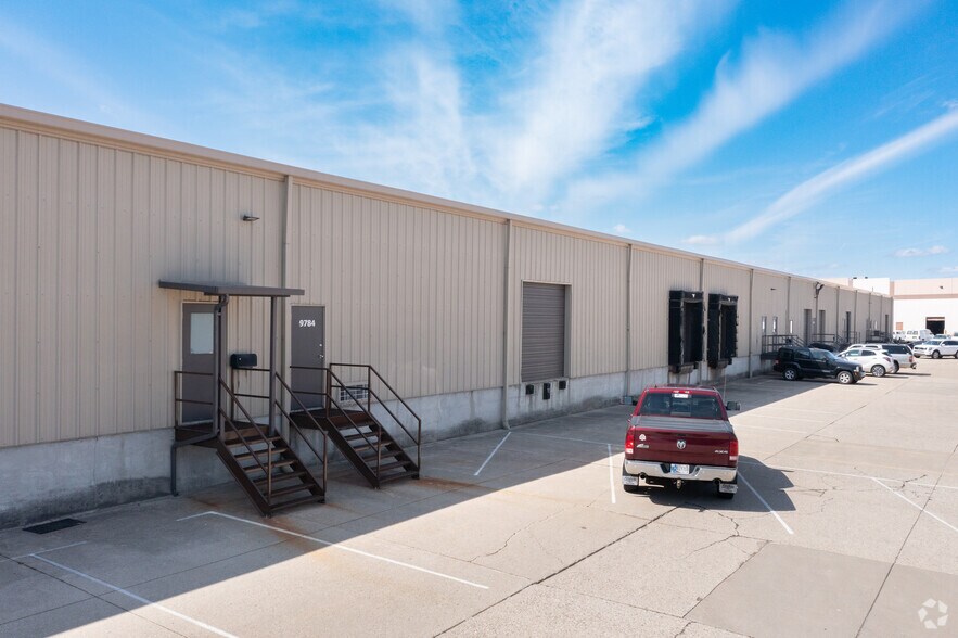 9778-9786 Inter Ocean Dr, West Chester, OH à louer - Photo de l’immeuble – Image 3 sur 5