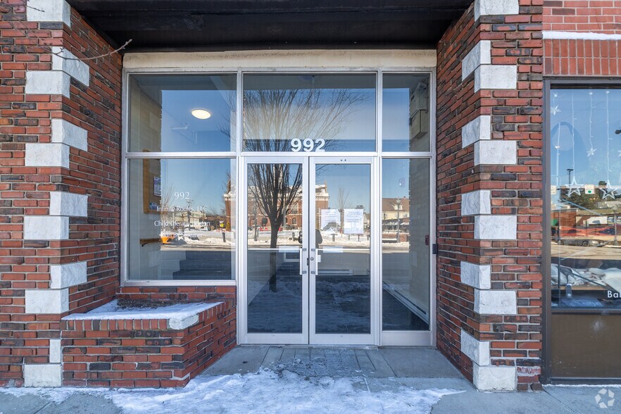 990-992 Great Plain Ave, Needham, MA à louer - Photo de l’immeuble – Image 2 sur 6