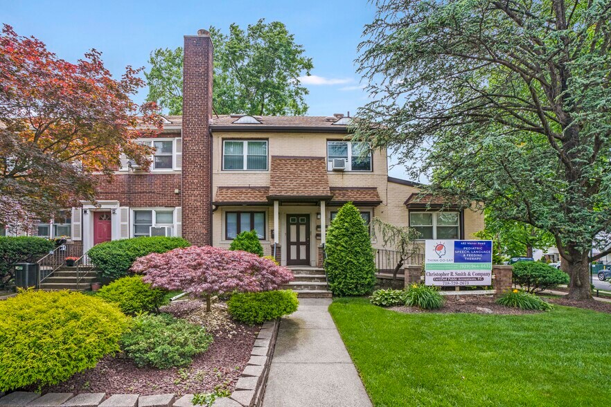 482 Manor Rd, Staten Island, NY à vendre - Photo de l’immeuble – Image 1 sur 27