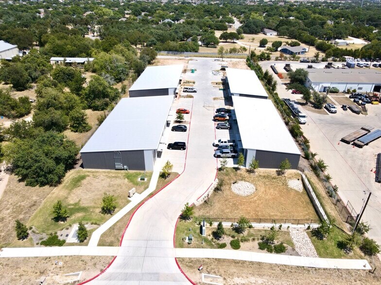 1304 Leander Dr, Leander, TX à vendre - Photo de l’immeuble – Image 2 sur 6