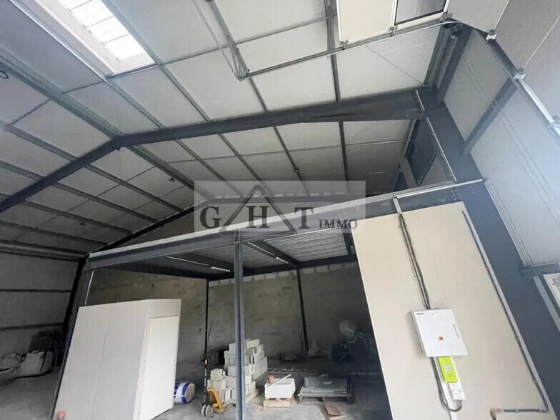 Industriel/Logistique dans Pringy à louer - Photo intérieure – Image 2 sur 4