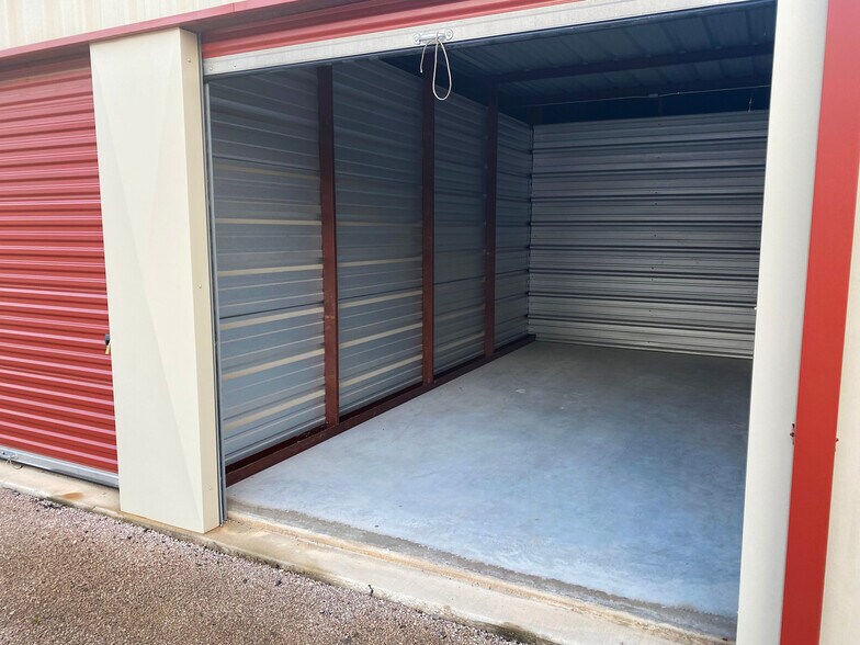 105 Burnet Hills Dr, Burnet, TX à vendre - Photo intérieure – Image 2 sur 6