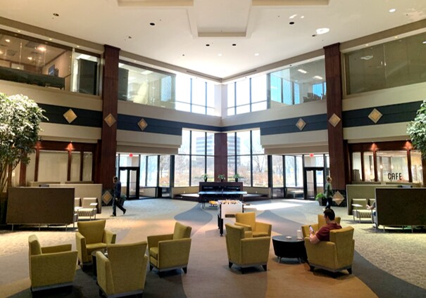 111 Congressional Blvd, Carmel, IN à louer - Hall d’entrée – Image 3 sur 6