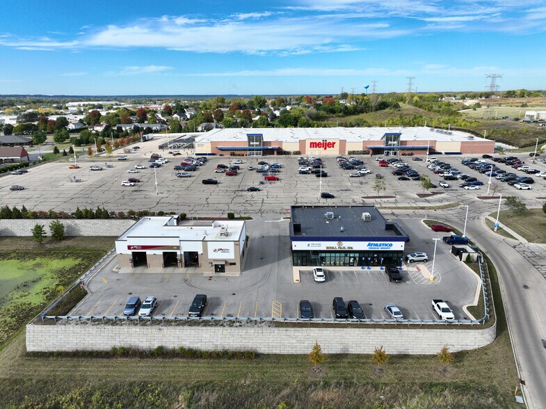 1768 W Lane Rd, Machesney Park, IL à louer - Photo de l’immeuble – Image 3 sur 4