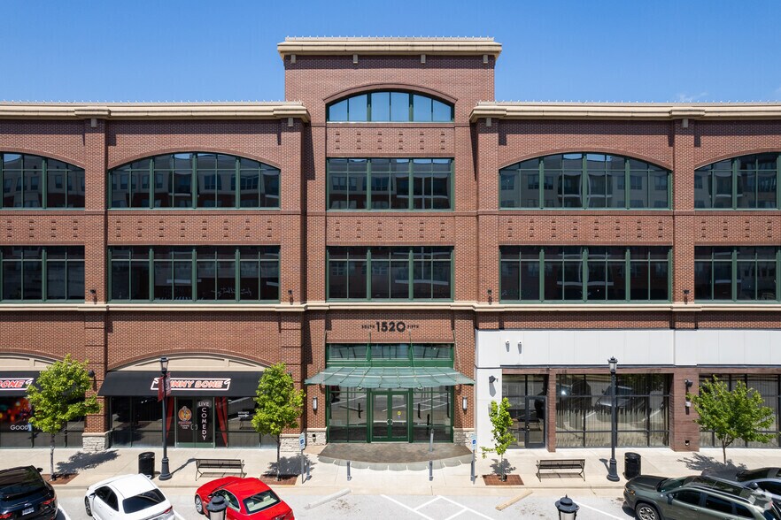 1520 S 5th St, Saint Charles, MO à louer - Photo de l’immeuble – Image 3 sur 48