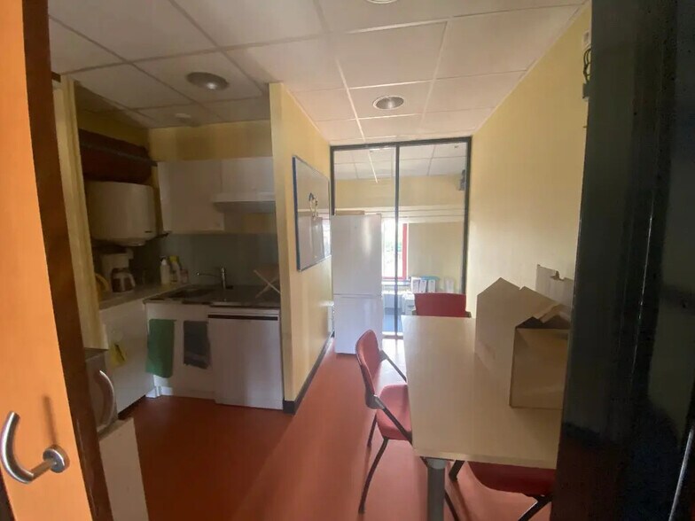 Bureau dans Charnay-lès-Mâcon à vendre - Photo intérieure – Image 2 sur 14