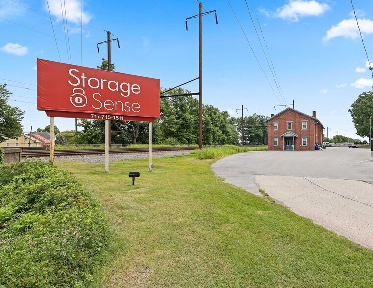 249 Railroad Ave, Bird In Hand, PA à louer - Photo de l’immeuble – Image 3 sur 4