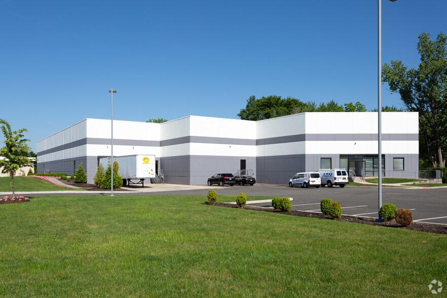 101 Executive Blvd, Elmsford, NY à louer - Photo principale – Image 1 sur 5