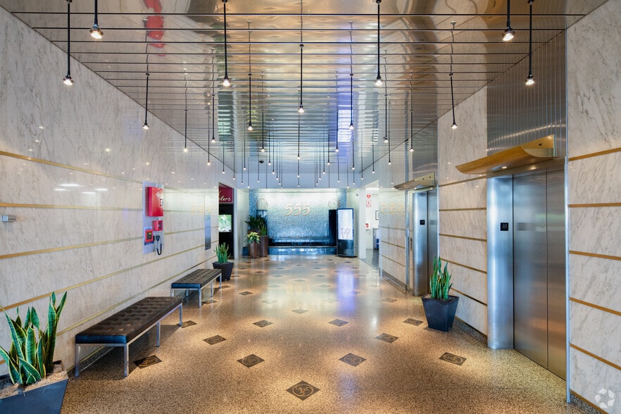 555 E City Ave, Bala Cynwyd, PA à louer - Hall d’entrée – Image 2 sur 5