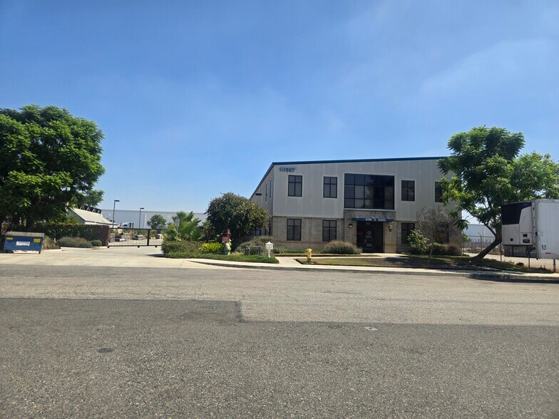 10409 Alder Ave, Bloomington, CA à vendre - Photo de l’immeuble – Image 2 sur 25