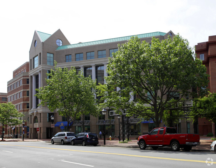 1650 King St, Alexandria, VA à louer - Photo de l’immeuble – Image 3 sur 9