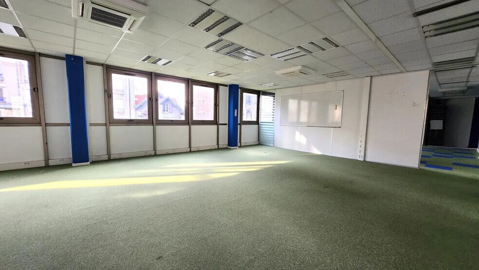 Bureau dans Boulogne-Billancourt à louer - Photo de l’immeuble – Image 2 sur 7
