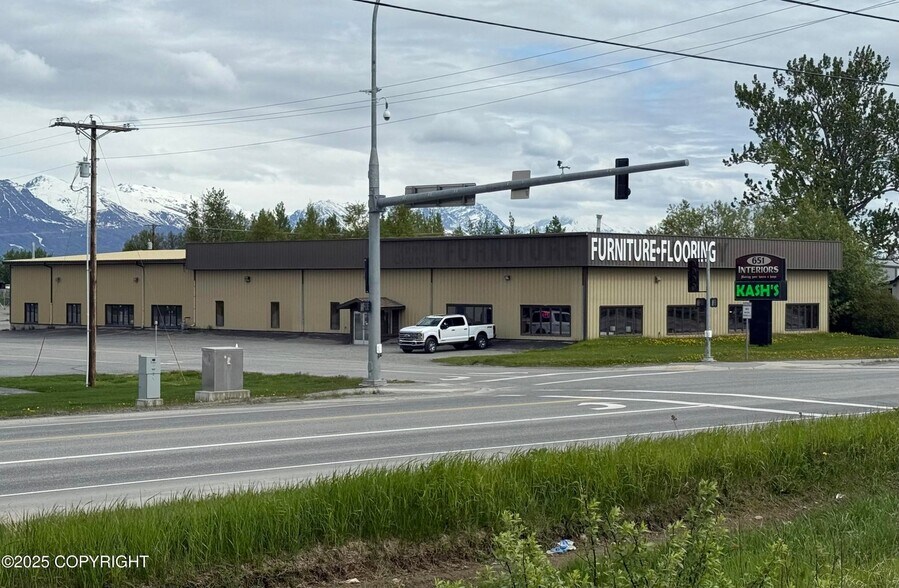 651 N Shoreline Dr, Wasilla, AK à vendre - Photo de l’immeuble – Image 1 sur 15