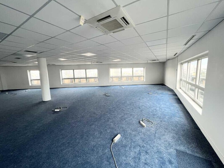 Bureau dans Créteil à louer - Photo de l’immeuble – Image 3 sur 3