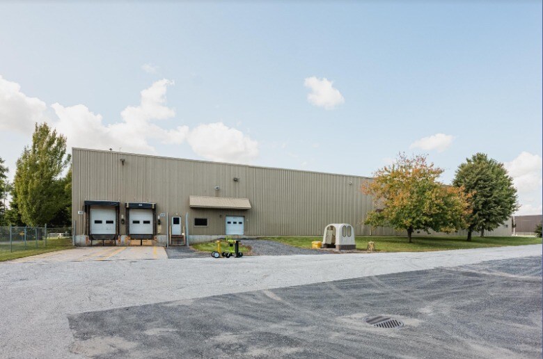1001 Rue Yamaska E, Farnham, QC à louer - Photo de l’immeuble – Image 3 sur 3