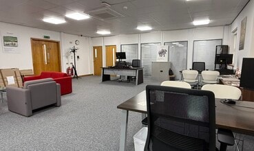 Emperor Way, Exeter à louer Photo intérieure– Image 2 sur 4