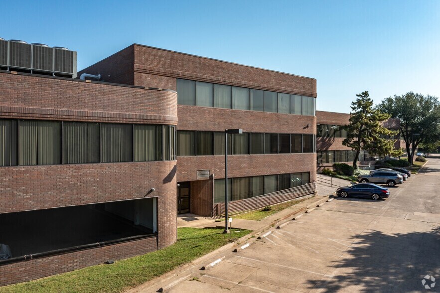310 E Interstate 30, Garland, TX à louer - Photo de l’immeuble – Image 3 sur 18