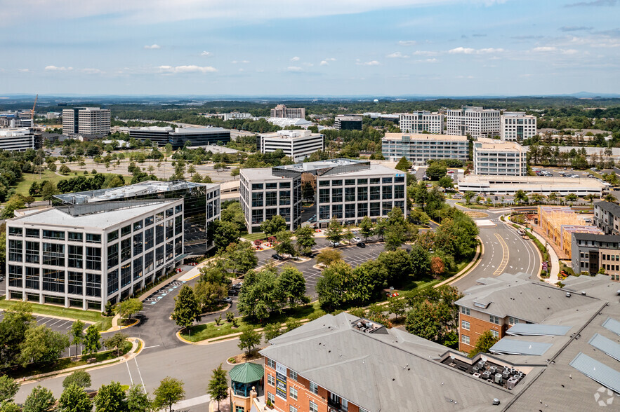 2300 Corporate Park Dr, Herndon, VA à louer - Aérien – Image 1 sur 9