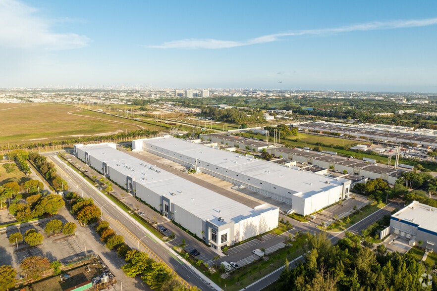 6450 NW 97th Ave, Doral, FL à louer - Aérien – Image 2 sur 6