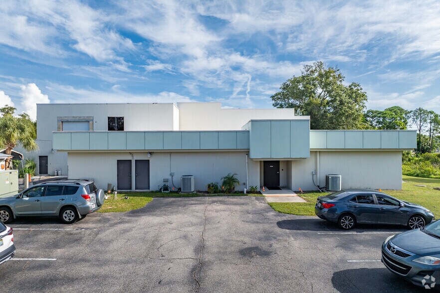 2127 Grand Blvd, Holiday, FL à louer - Photo de l’immeuble – Image 2 sur 30
