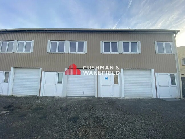 Plus de détails pour Bureau, Local d'activités à louer