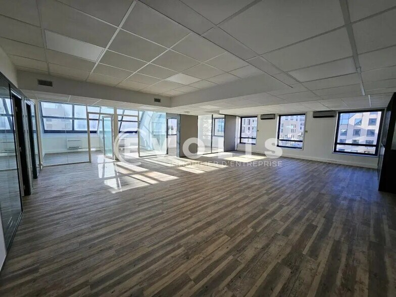 Bureau dans Antony à louer - Photo de l’immeuble – Image 2 sur 27