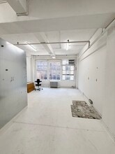 315-321 W 39th St, New York, NY à louer Photo intérieure– Image 1 sur 1