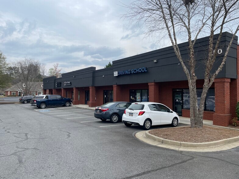 250 Churchill Ct, Woodstock, GA à louer - Photo de l’immeuble – Image 1 sur 9
