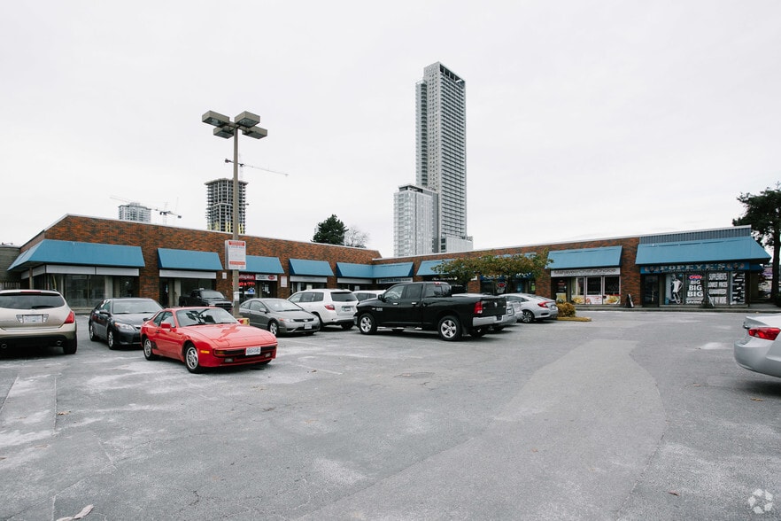 10225-10229 King George Blvd, Surrey, BC à vendre - Photo principale – Image 1 sur 7